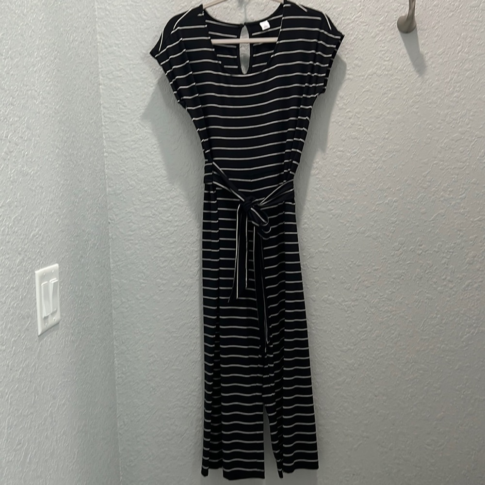 Old navy crop jumpsuit never worn